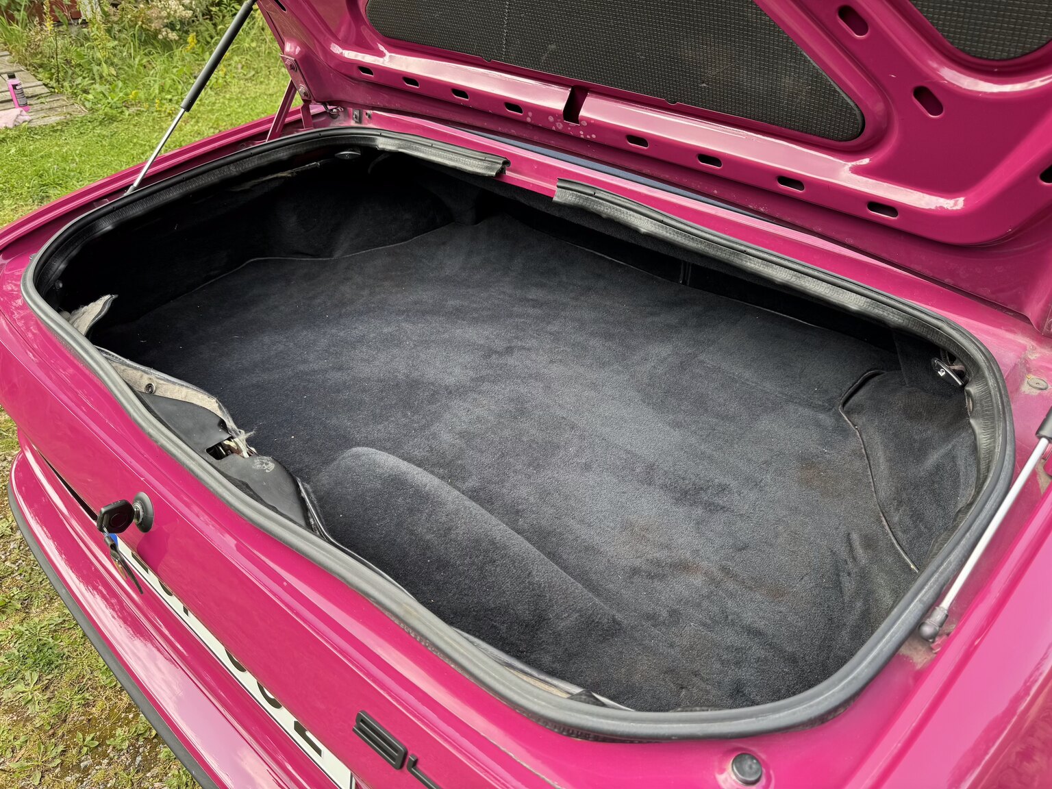 Interior image of 1990 Porsche 944 S2 Convertible