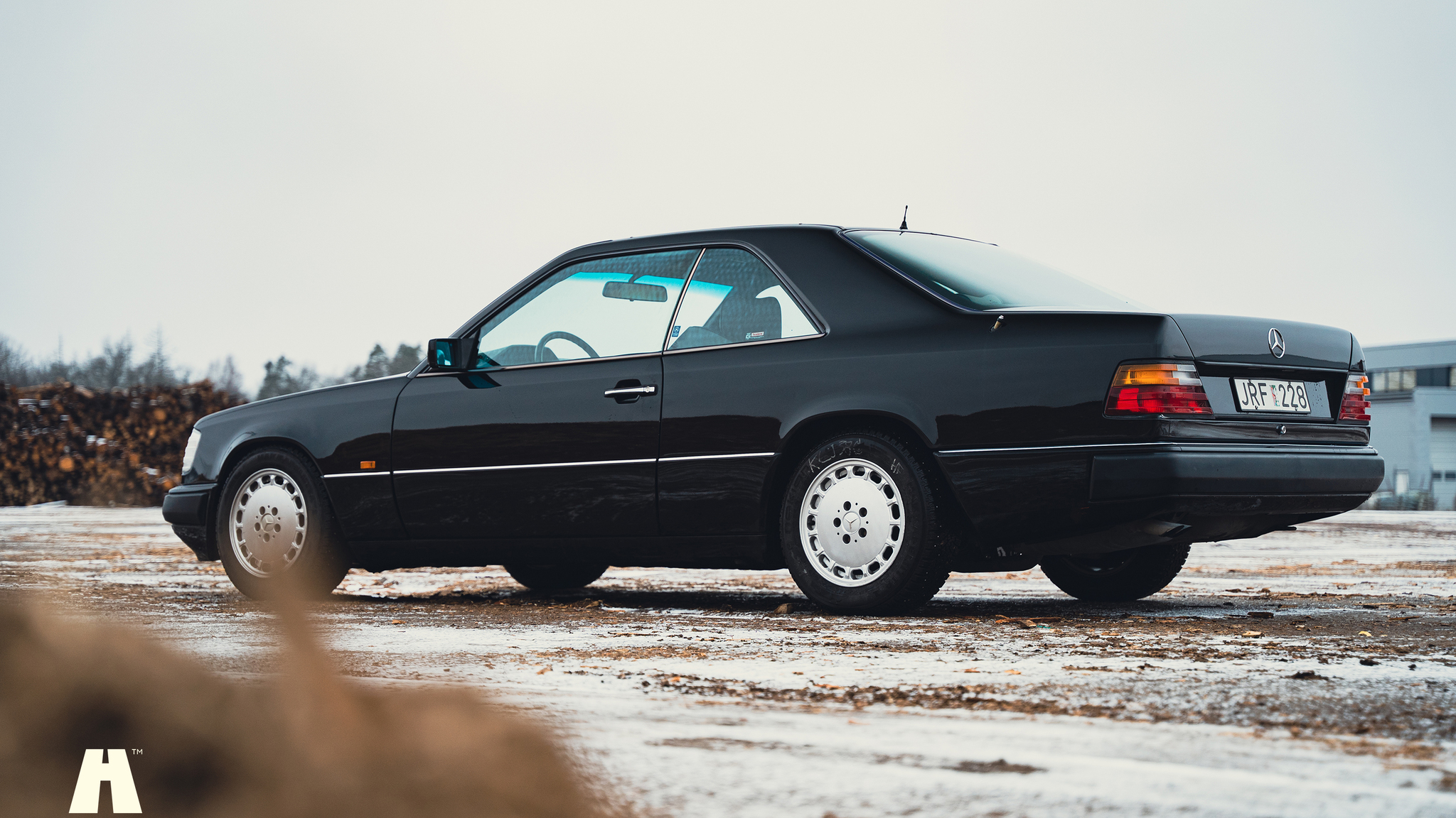 Exteriörbild på 1990 Mercedes 300 CE-24