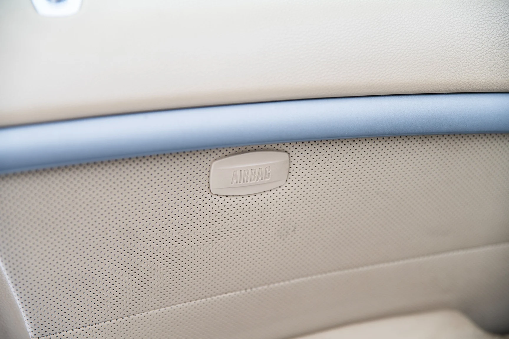 Interior image of 2002 BMW  745 iA (37)