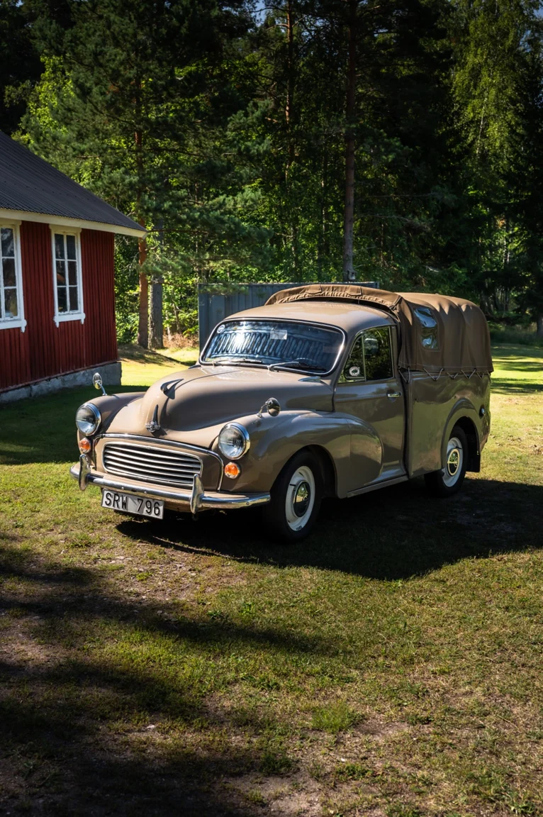 Exterior image of 1971 Morris Minor 1000 (2)