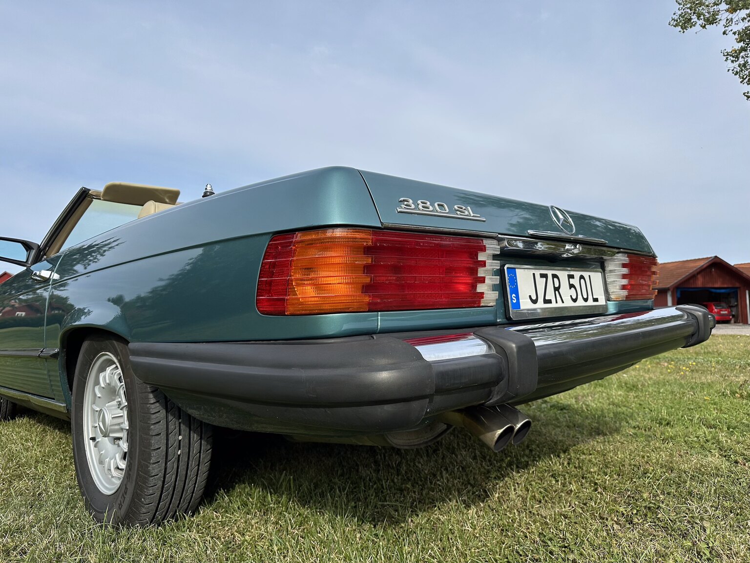 Exteriörbild på 1985 Mercedes-Benz 380 SL