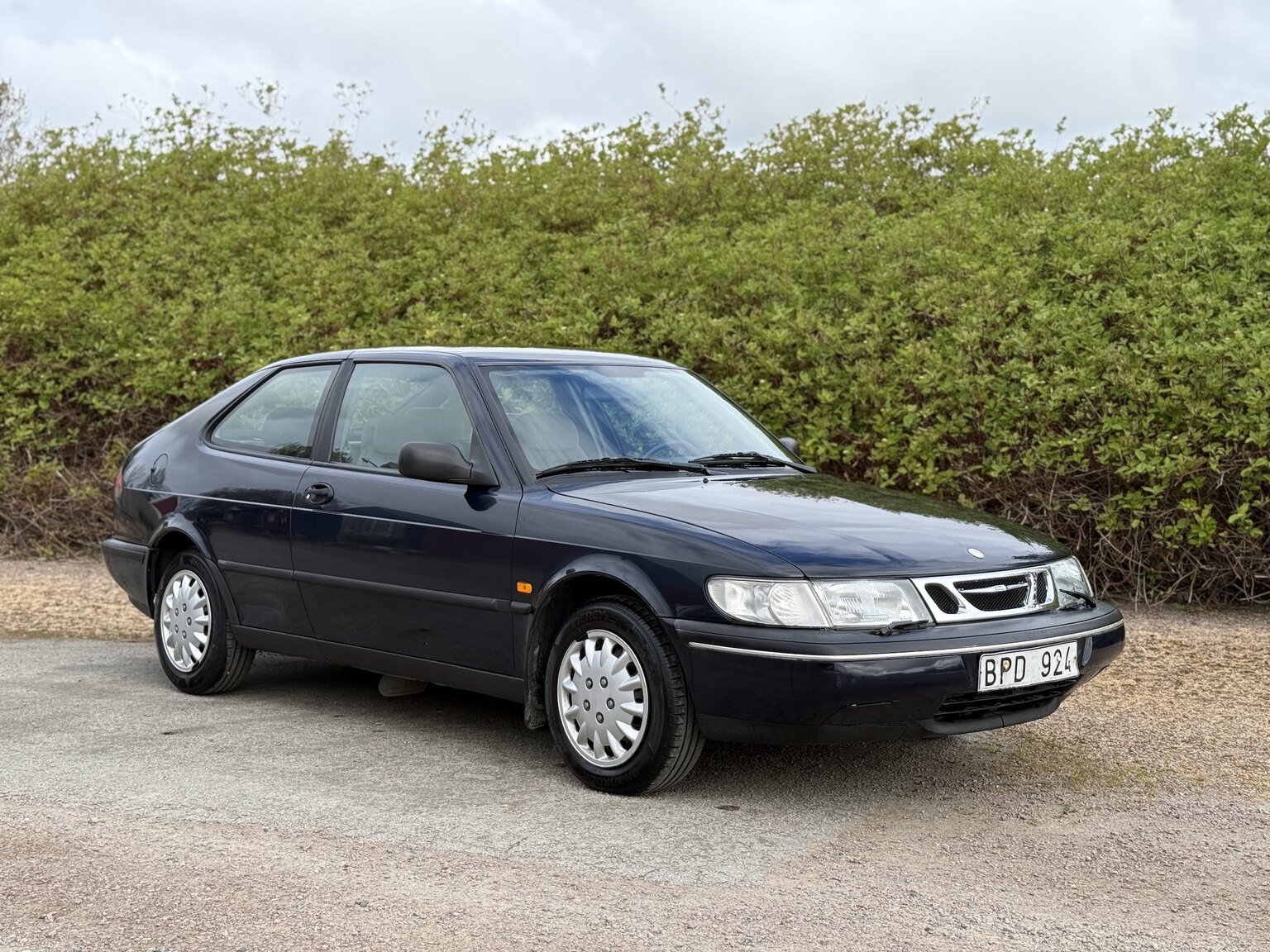 Exterior image of 1997 SAAB 900