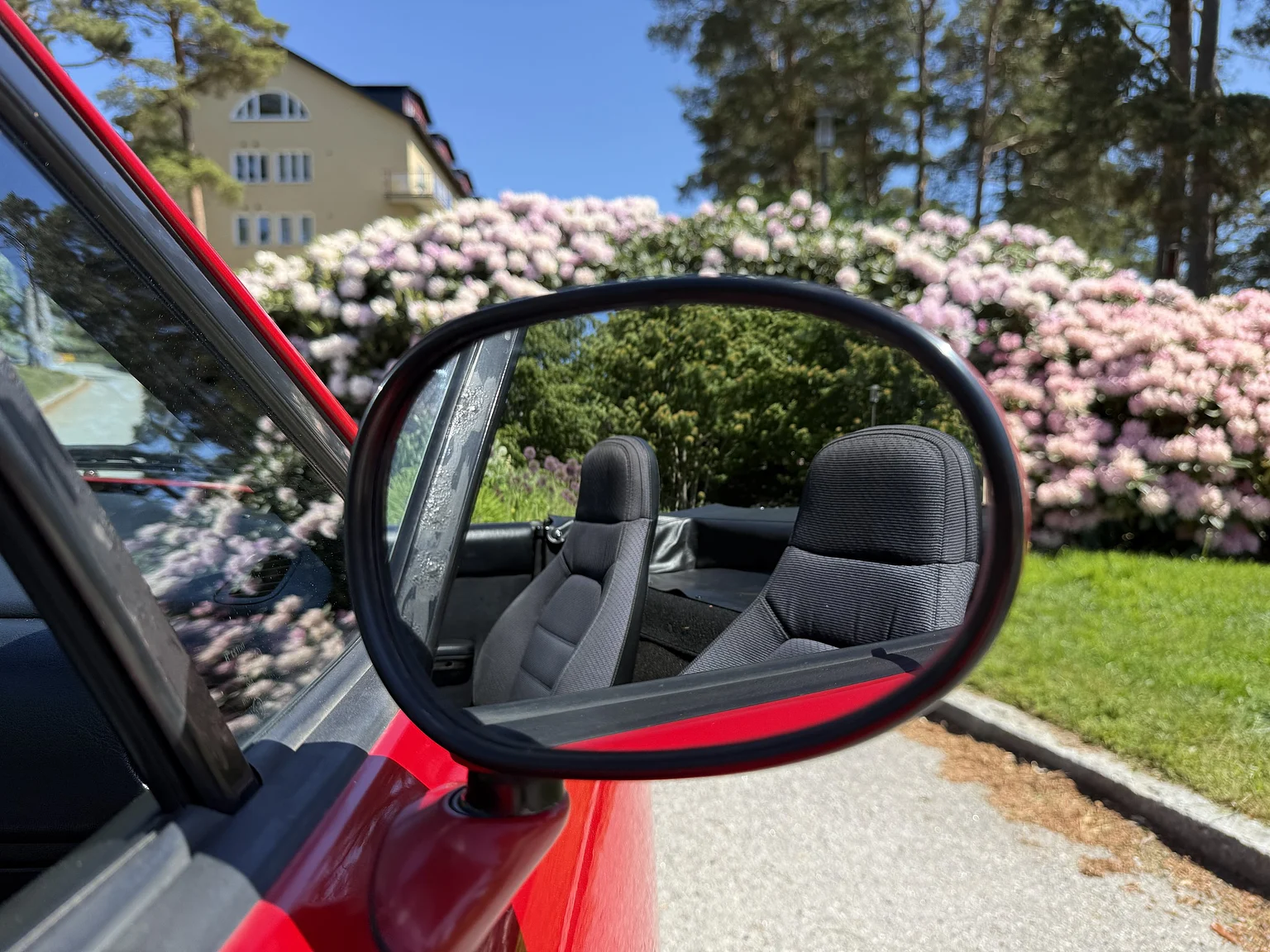 Exterior image of 1991 Mazda MX-5 Miata (49)
