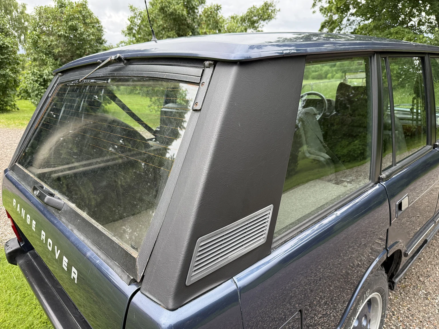 Exterior image of 1990 Range Rover Vogue SE 3.9 (29)