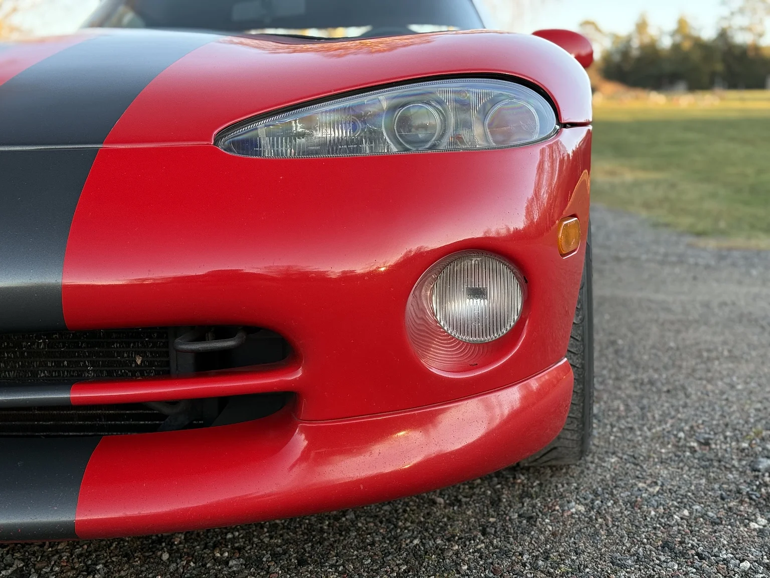 Exterior image of 1994 Chrysler Viper (30)