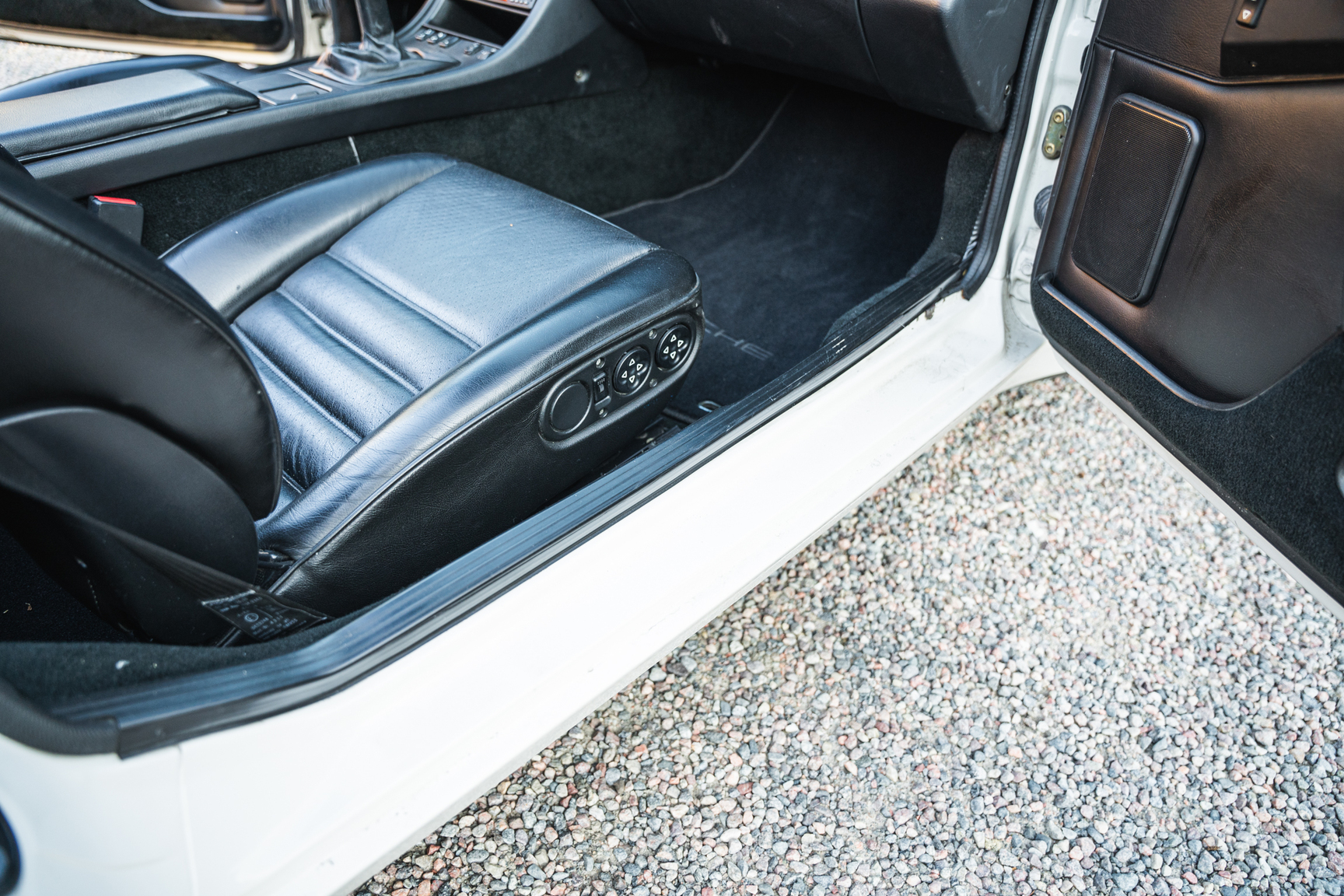 Interior image of 1991 Porsche 944 Turbo Cabriolet