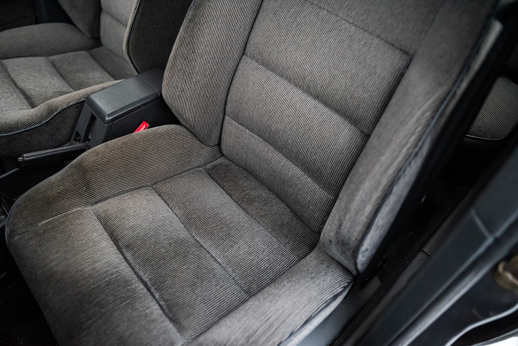 Interior image of 1991 Peugeot 405 Break SRI (34)