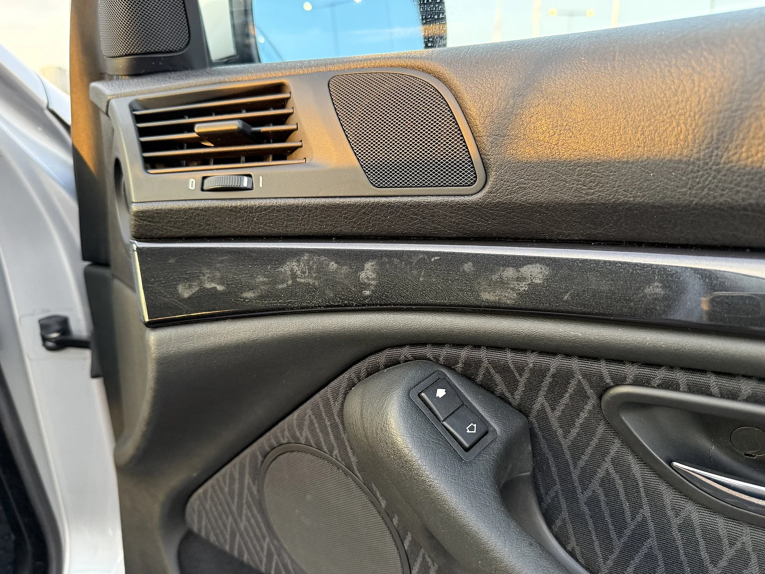 Innenraumfoto von 2002 BMW 520i (27)