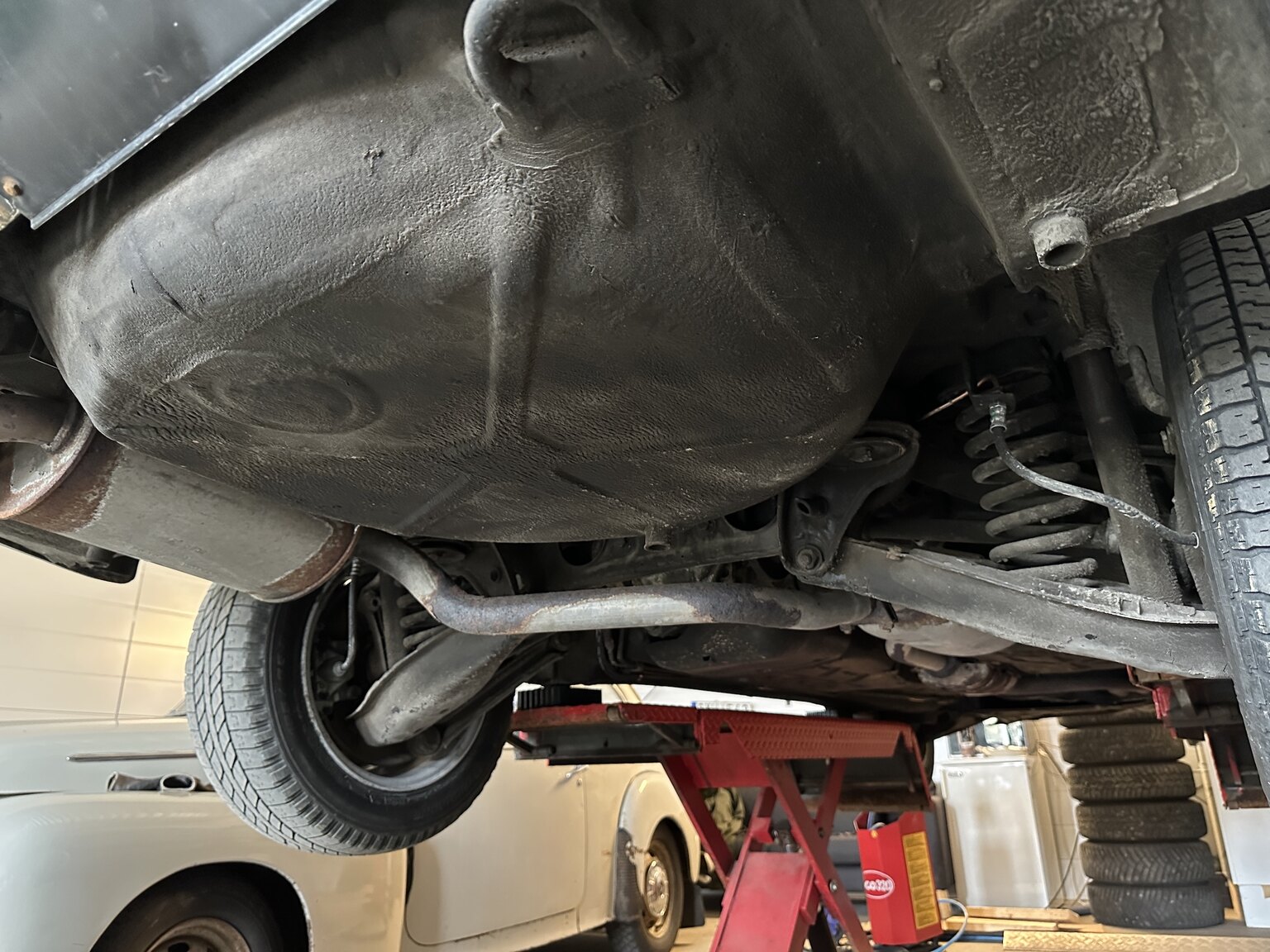 Image of 1988 Mercedes-Benz 190 E mechanics