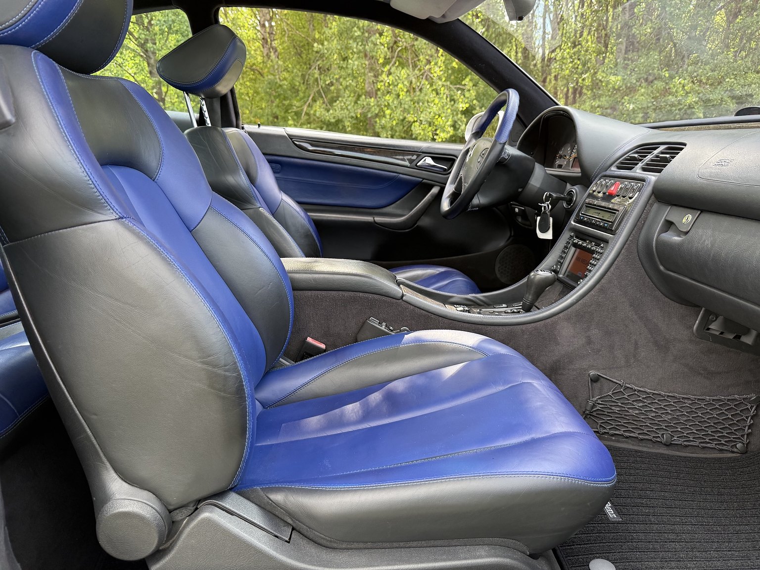 Interior image of 2000 Mercedes-Benz CLK 55 AMG Coupé
