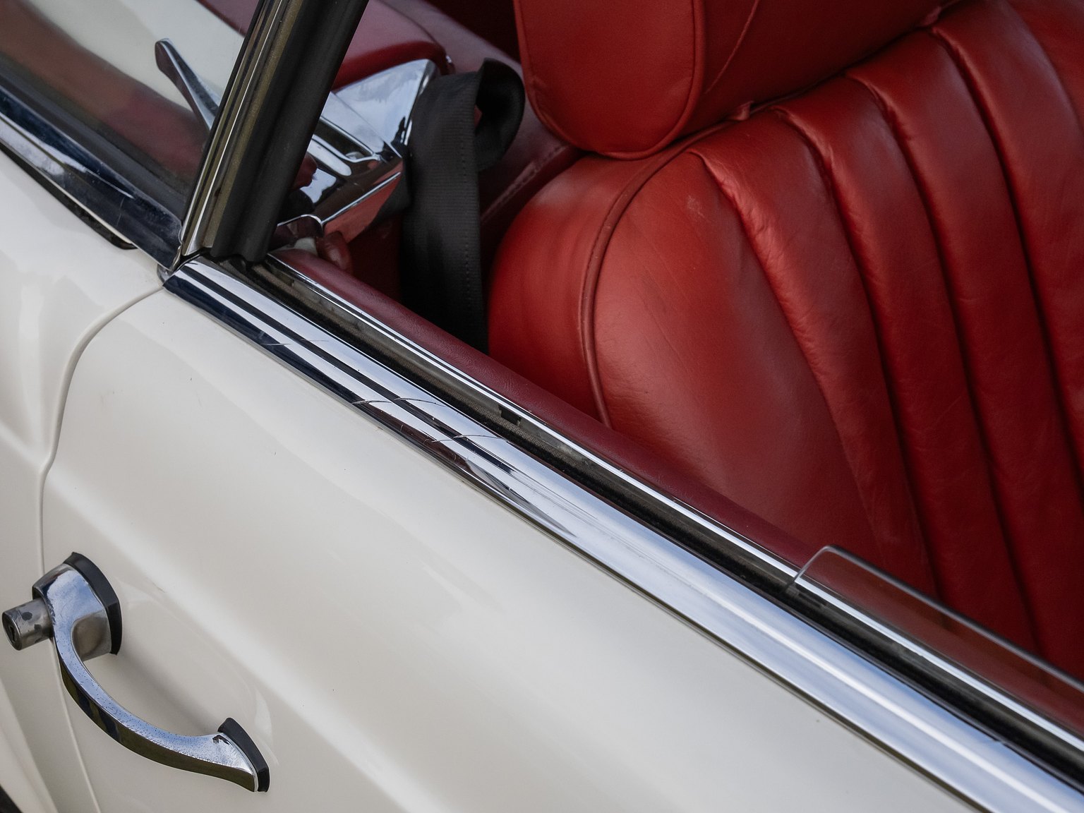 Exteriörbild på 1966 Mercedes-Benz 230 SL "Pagoda"