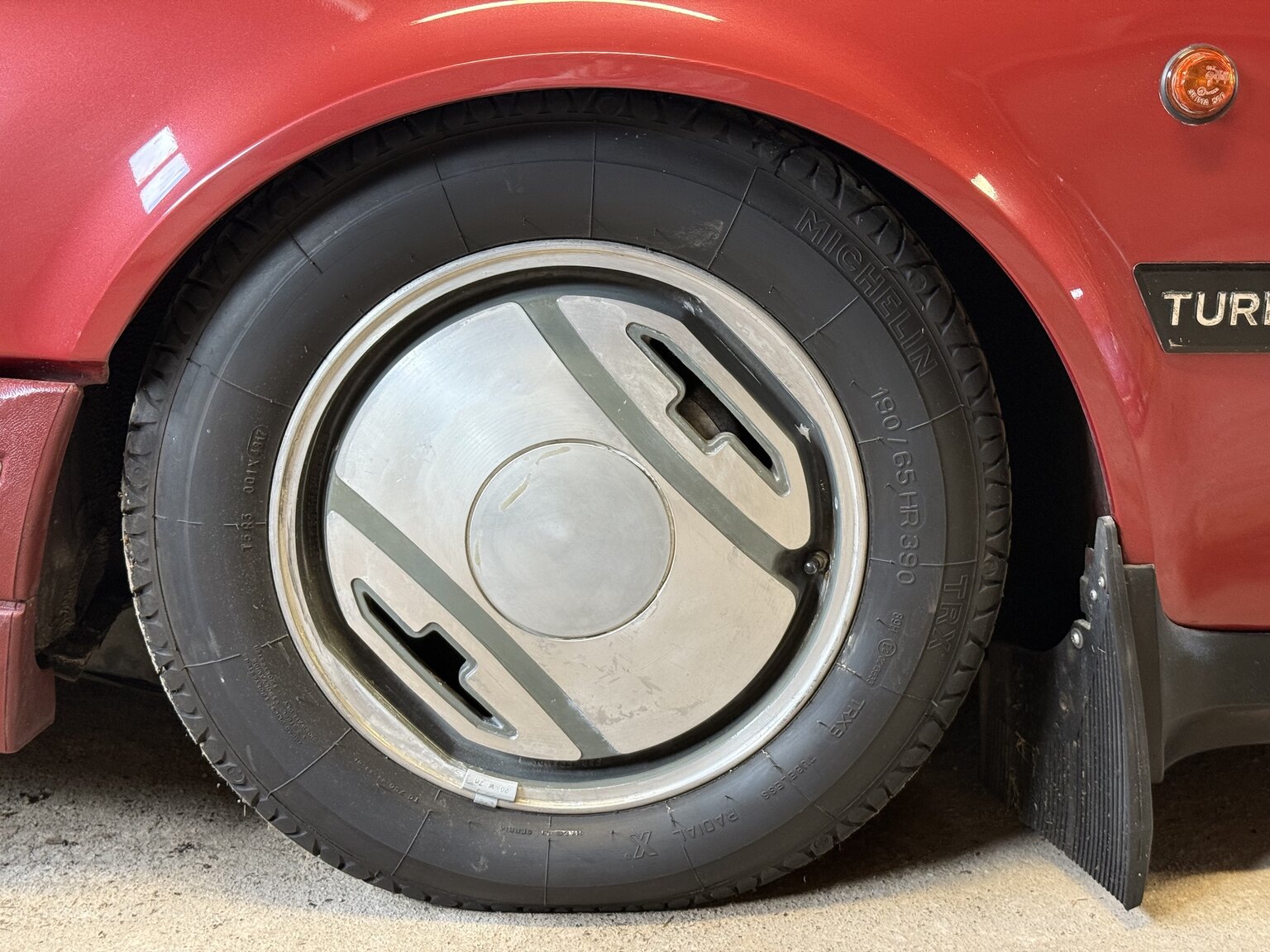 Exteriörbild på 1988 Citroën CX 25 2.5 GTi Turbo II