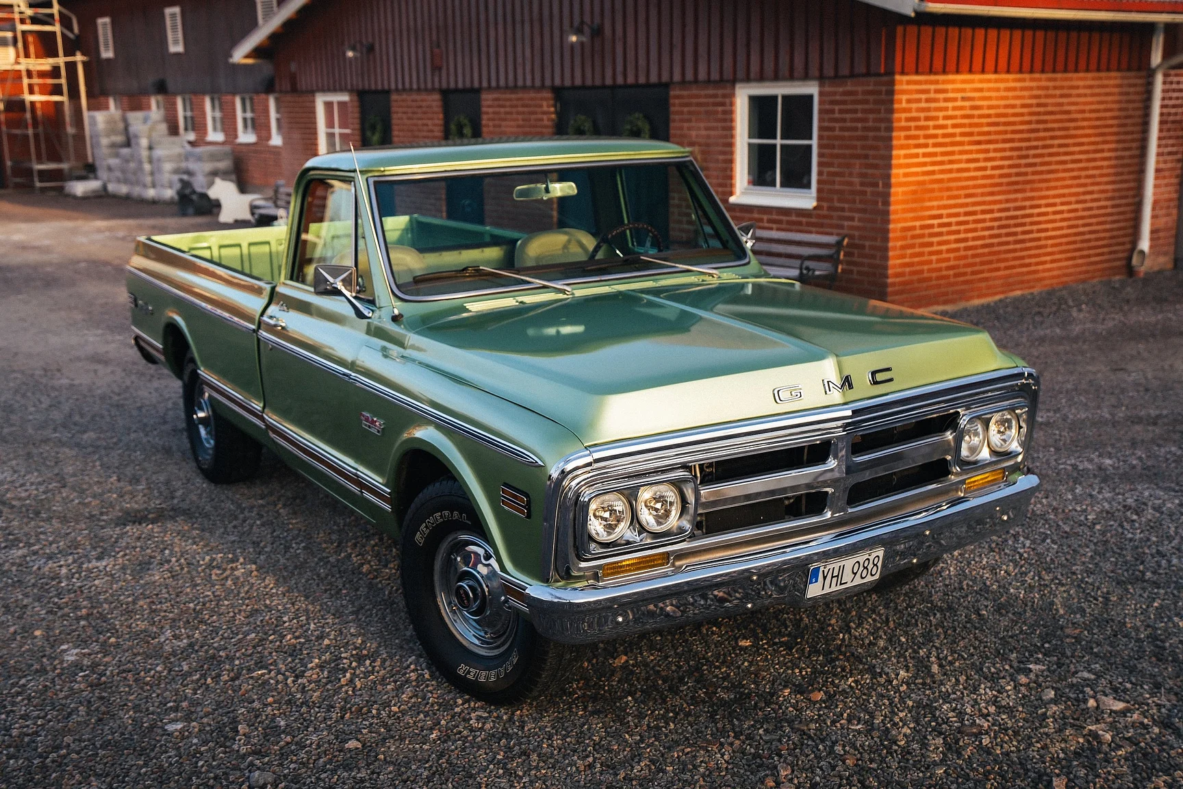 Aussenfoto 1970 GMC 1500 Custom Sierra Grande – NO RESERVE (2)