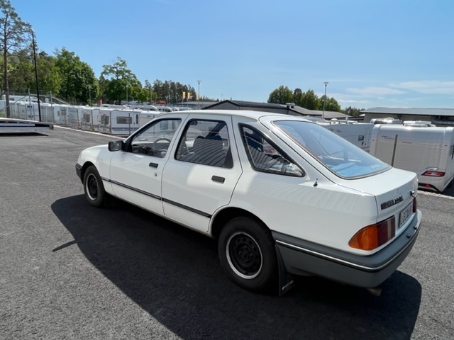 Exterior image of 1983 Ford Sierra