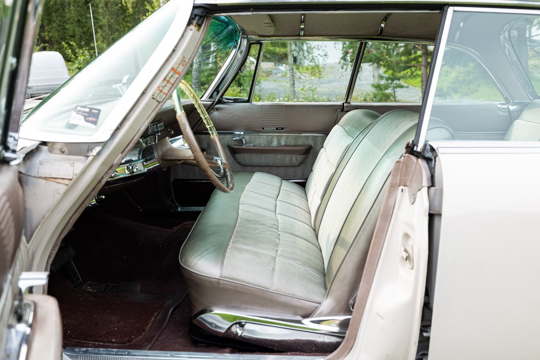 Interior image of 1962 Chrysler New Yorker