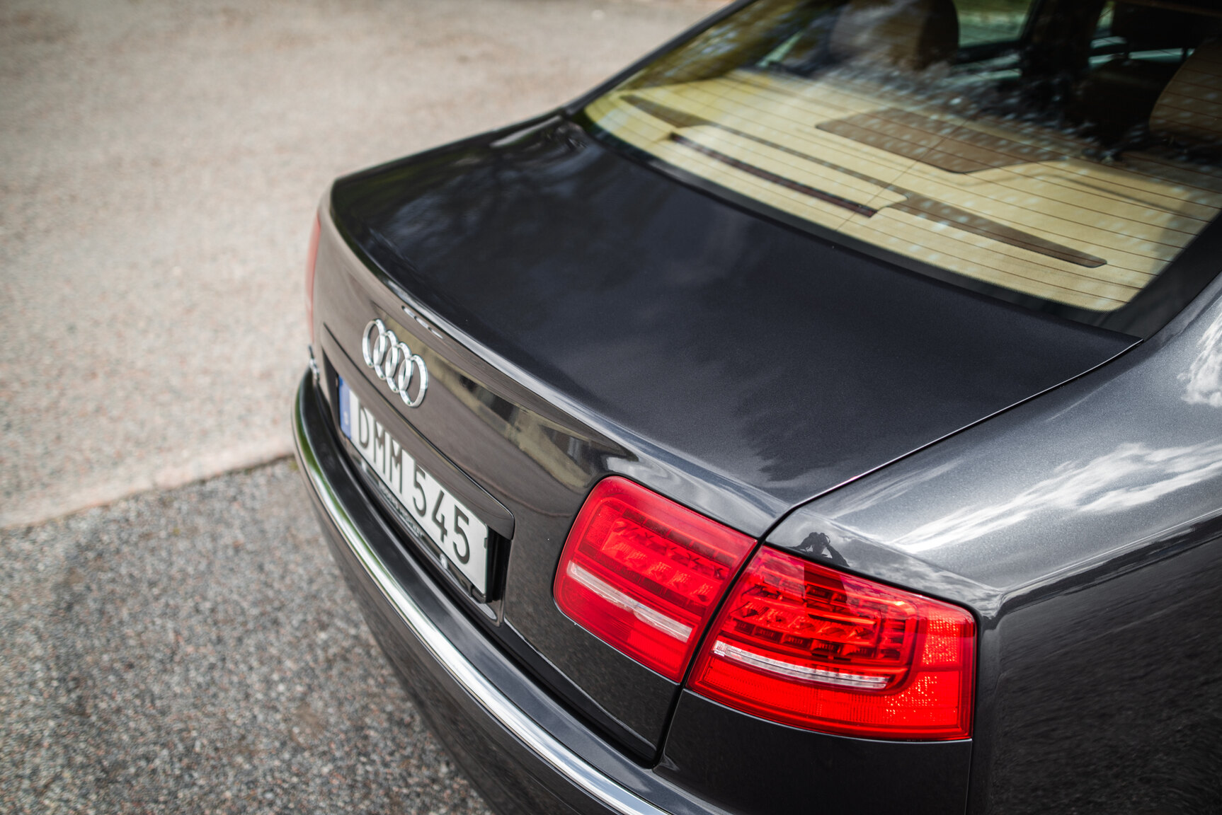 Exterior image of 2009 Audi S8 5.2 V10 FSI Quattro