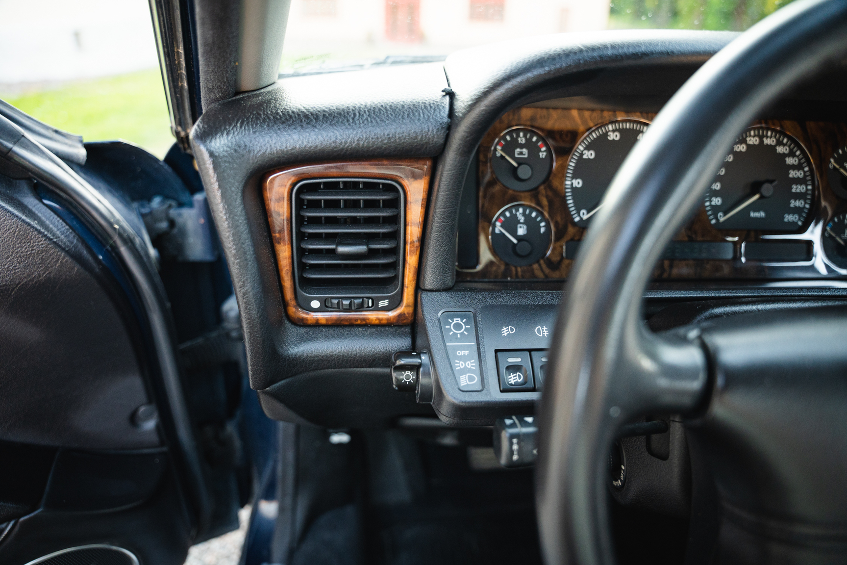 Interior image of 1995 Jaguar XJ Double SIX