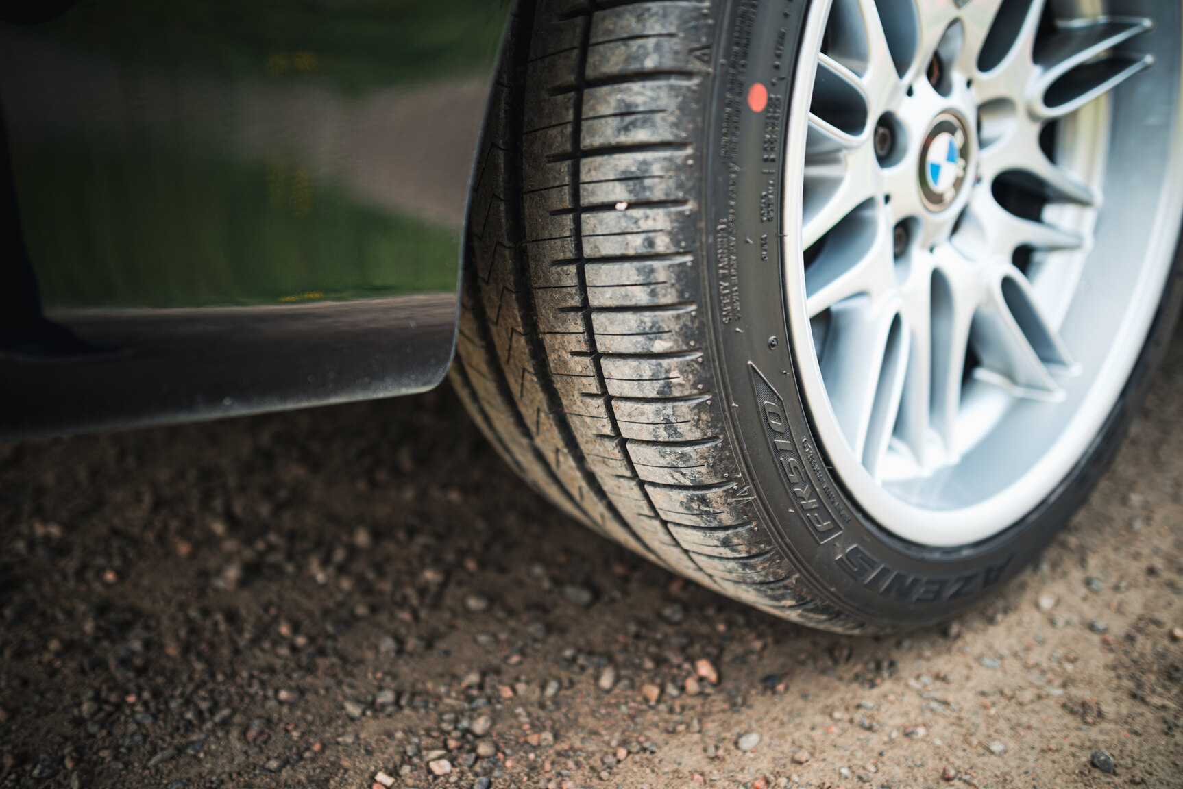 Exterior image of 2000 BMW M5 E39