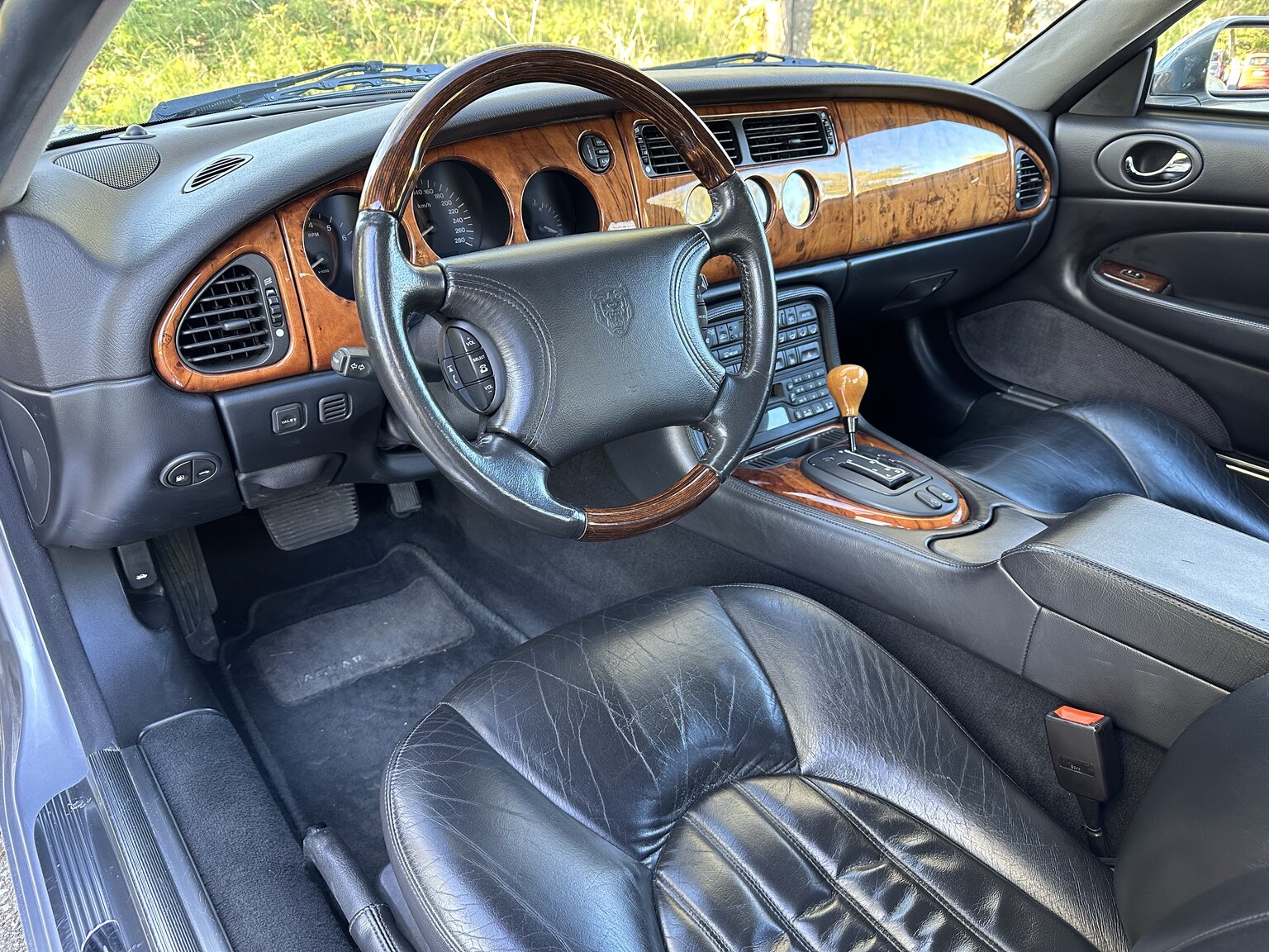 Interior image of 2000 Jaguar XK 8