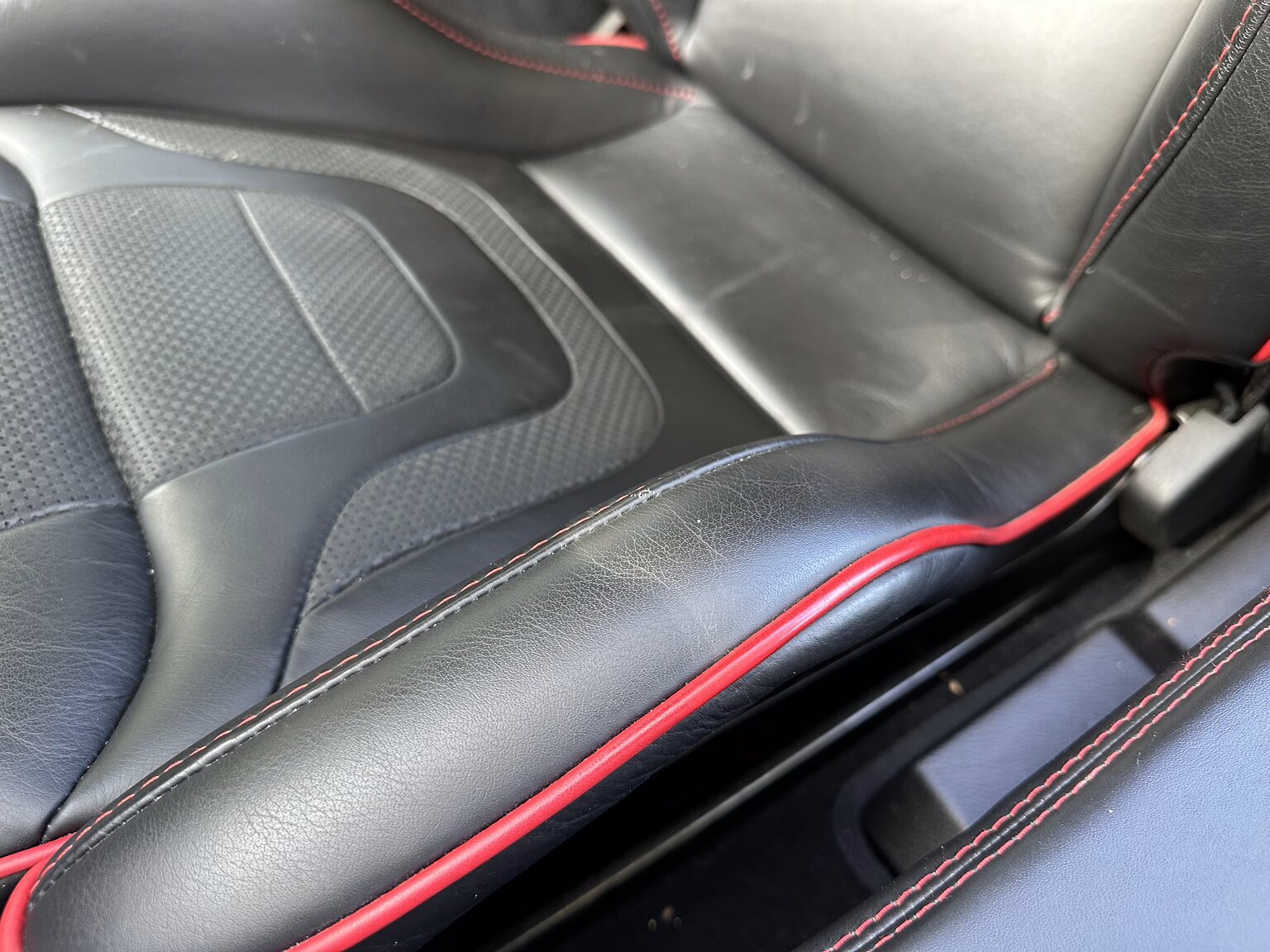 Innenraumfoto von 2015 Lotus Evora S