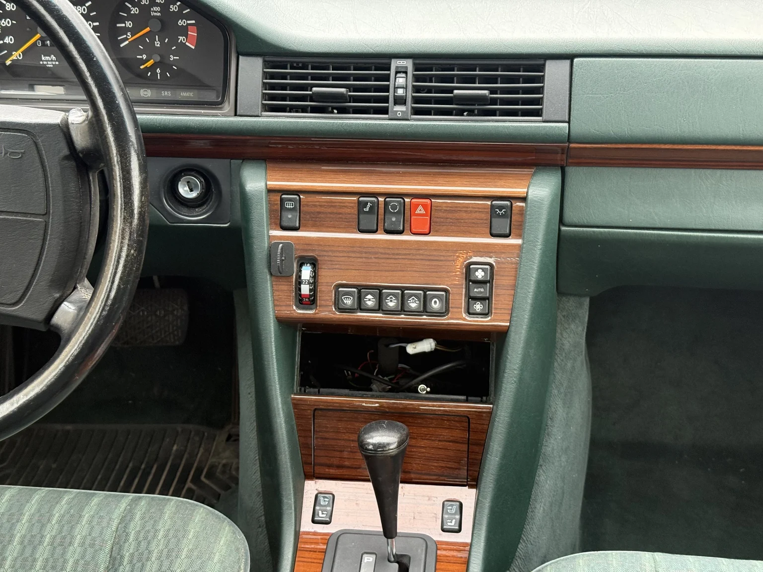 Interiörbild 1991 Mercedes-Benz 300 E 4MATIC (34)