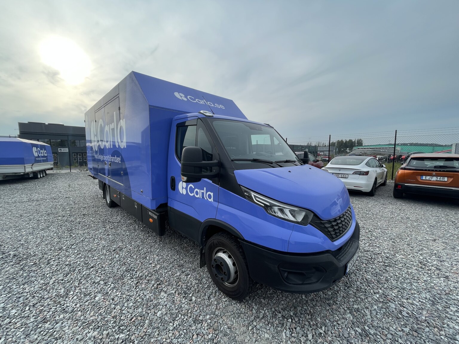 Exteriörbild på 2022 Iveco Daily 70-180 Chassi Cab Fordonstransport