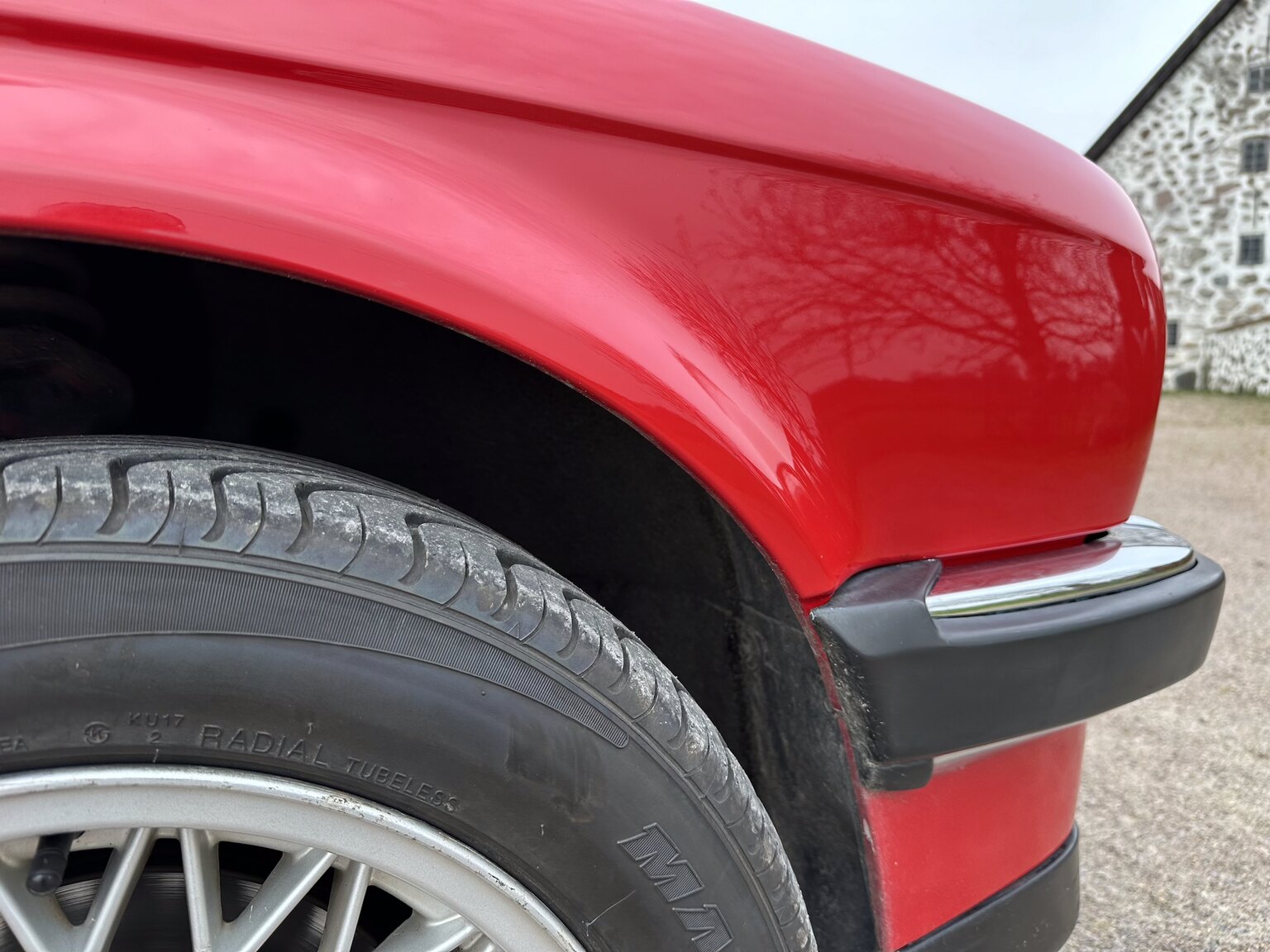 Exterior image of 1987 BMW 325i Convertible (53)