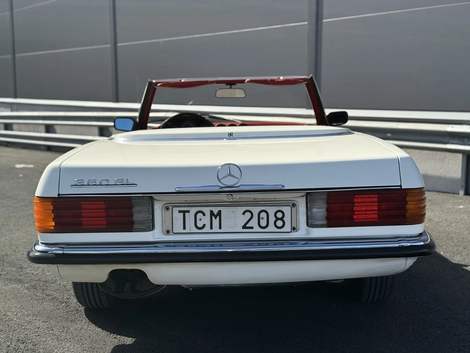 Exteriörbild på 1973 Mercedes Benz 350 SL  (12)