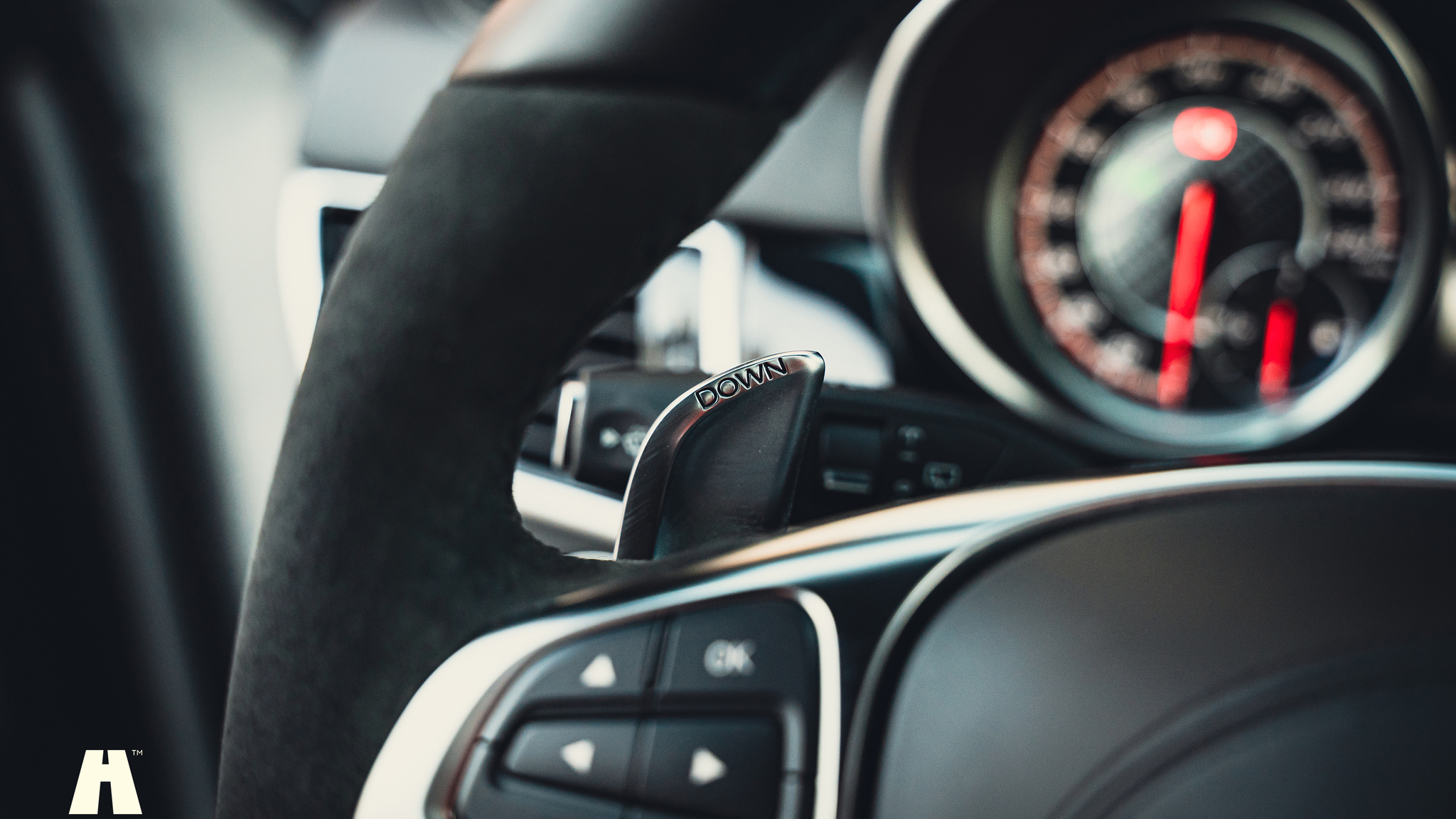 Innenraumfoto von 2017 Mercedes-Benz GLS 63 AMG (35)