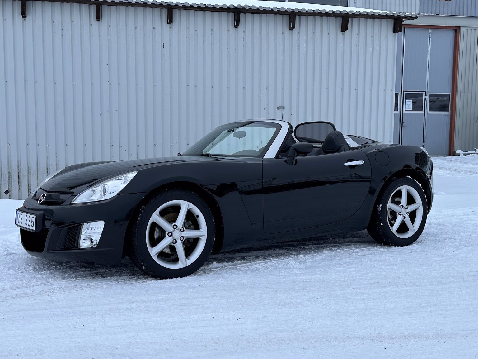 Exterior image of 2007 Opel Roadster GT