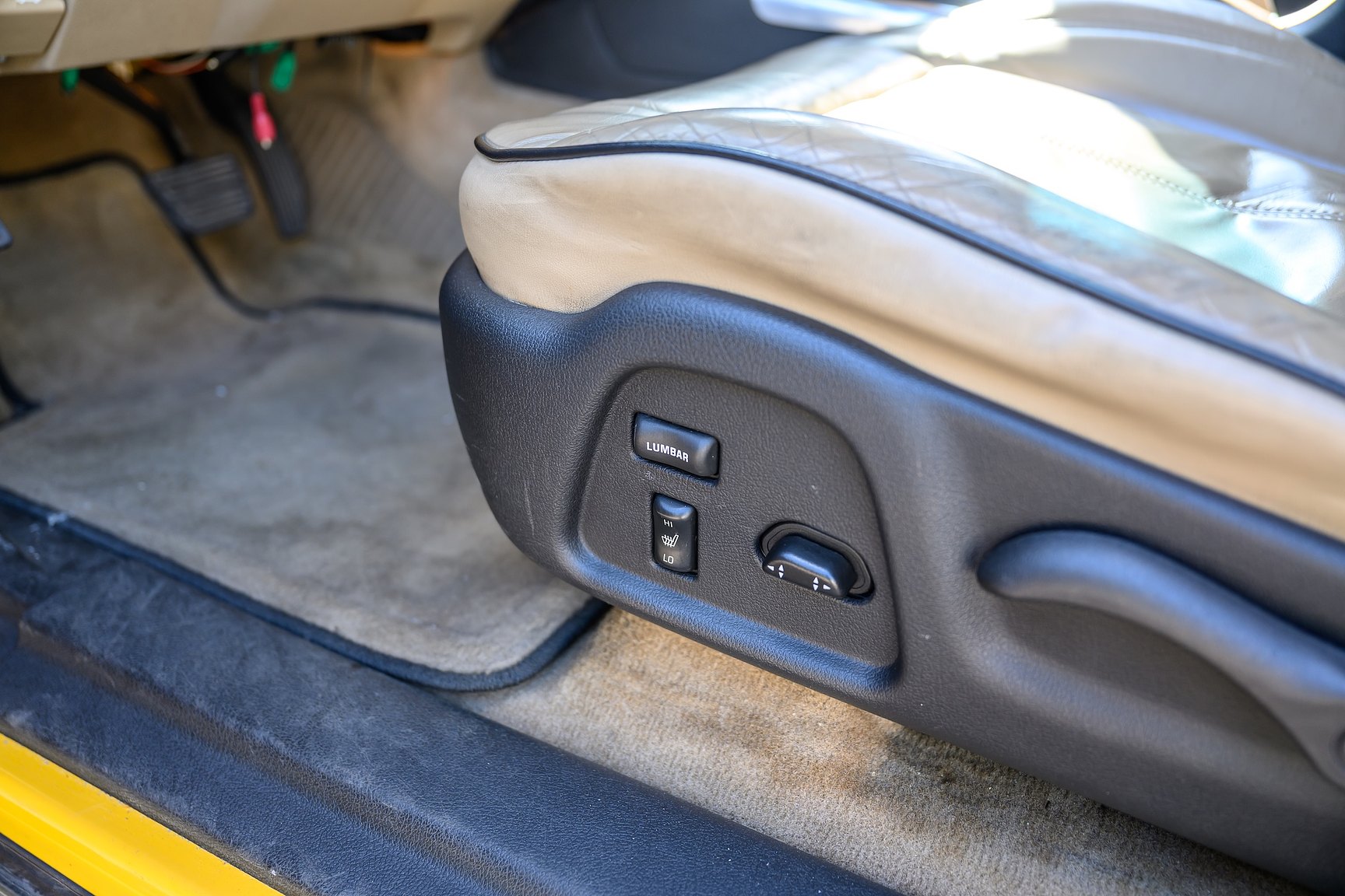 Interior image of 2006 Hummer H3