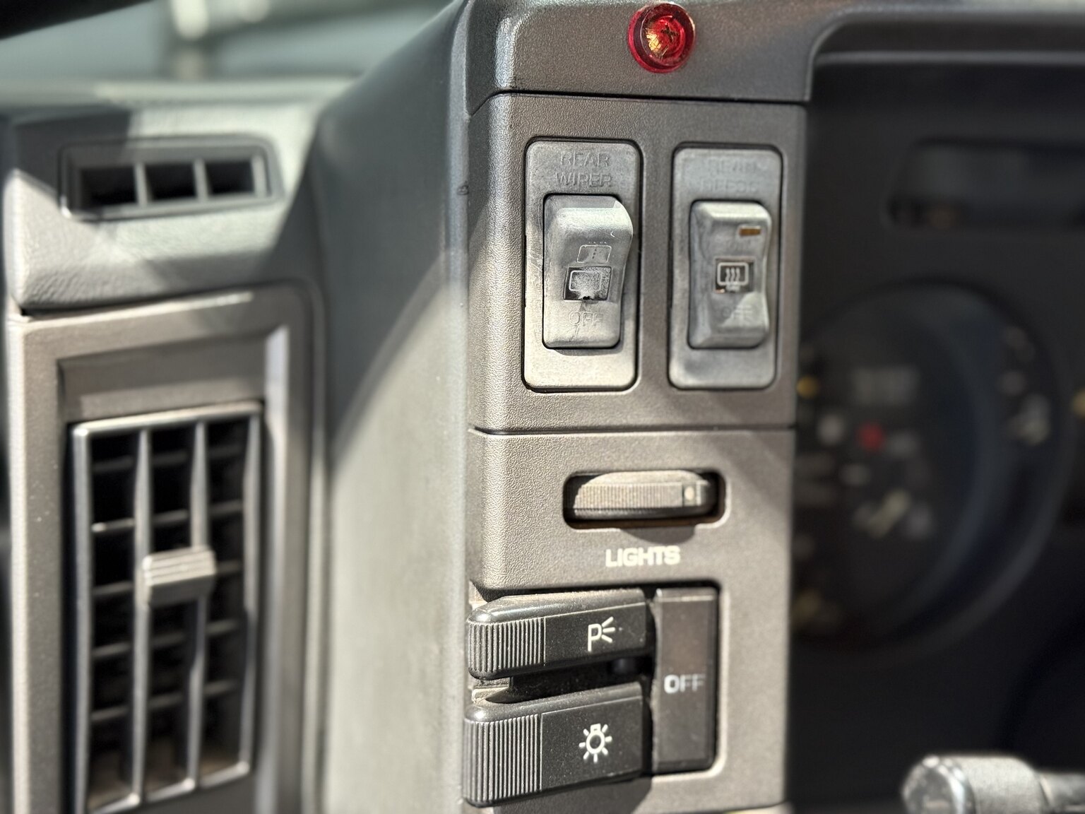 Interior image of 1992 GMC Typhoon 