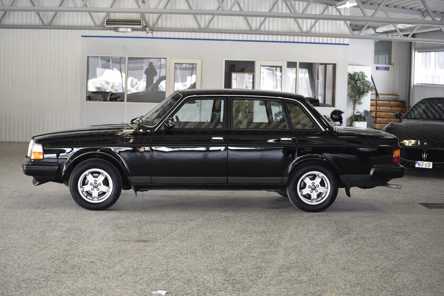 Exteriörbild på 1986 Volvo 240 DL