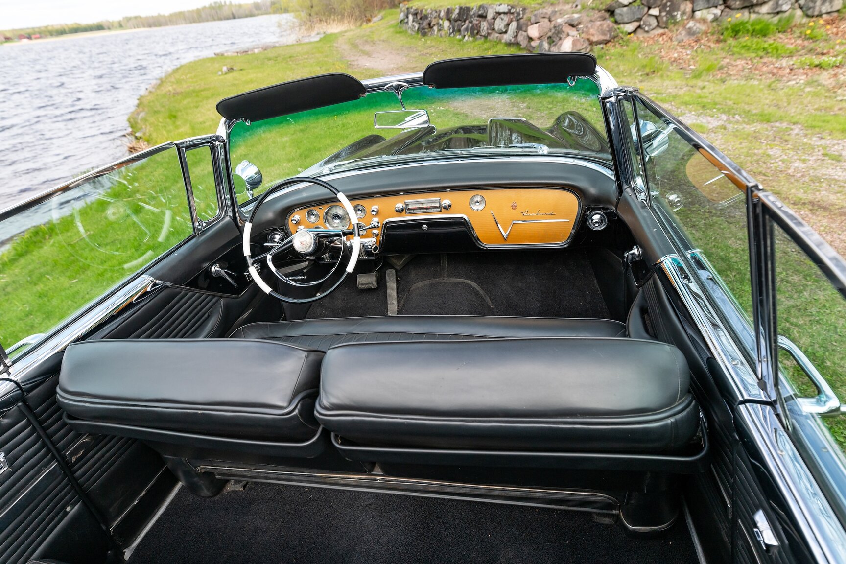 Innenraumfoto von 1955 Packard Caribbean Cabriolet  (2)