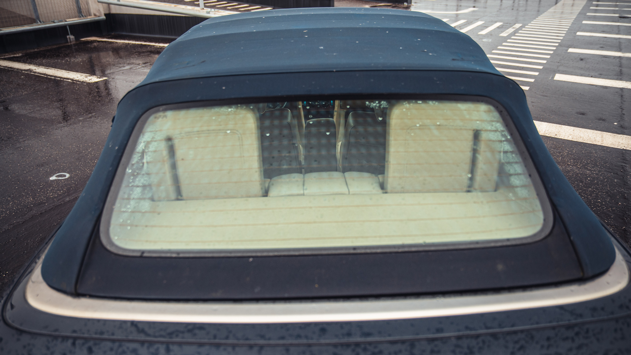 Exteriörbild på 1995 Mercedes Benz E320 Cabriolet (34)