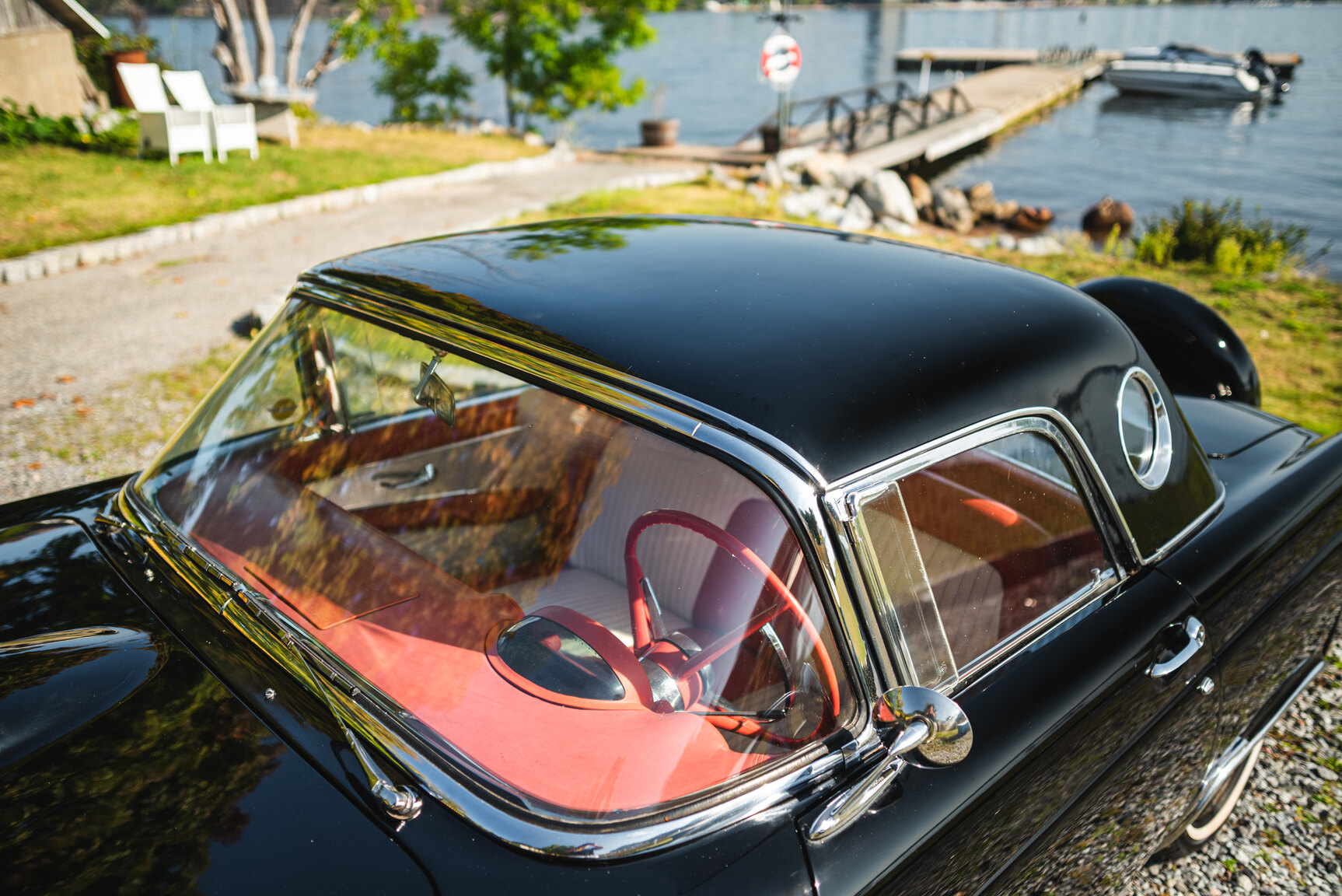 Exterior image of 1956 Ford Thunderbird