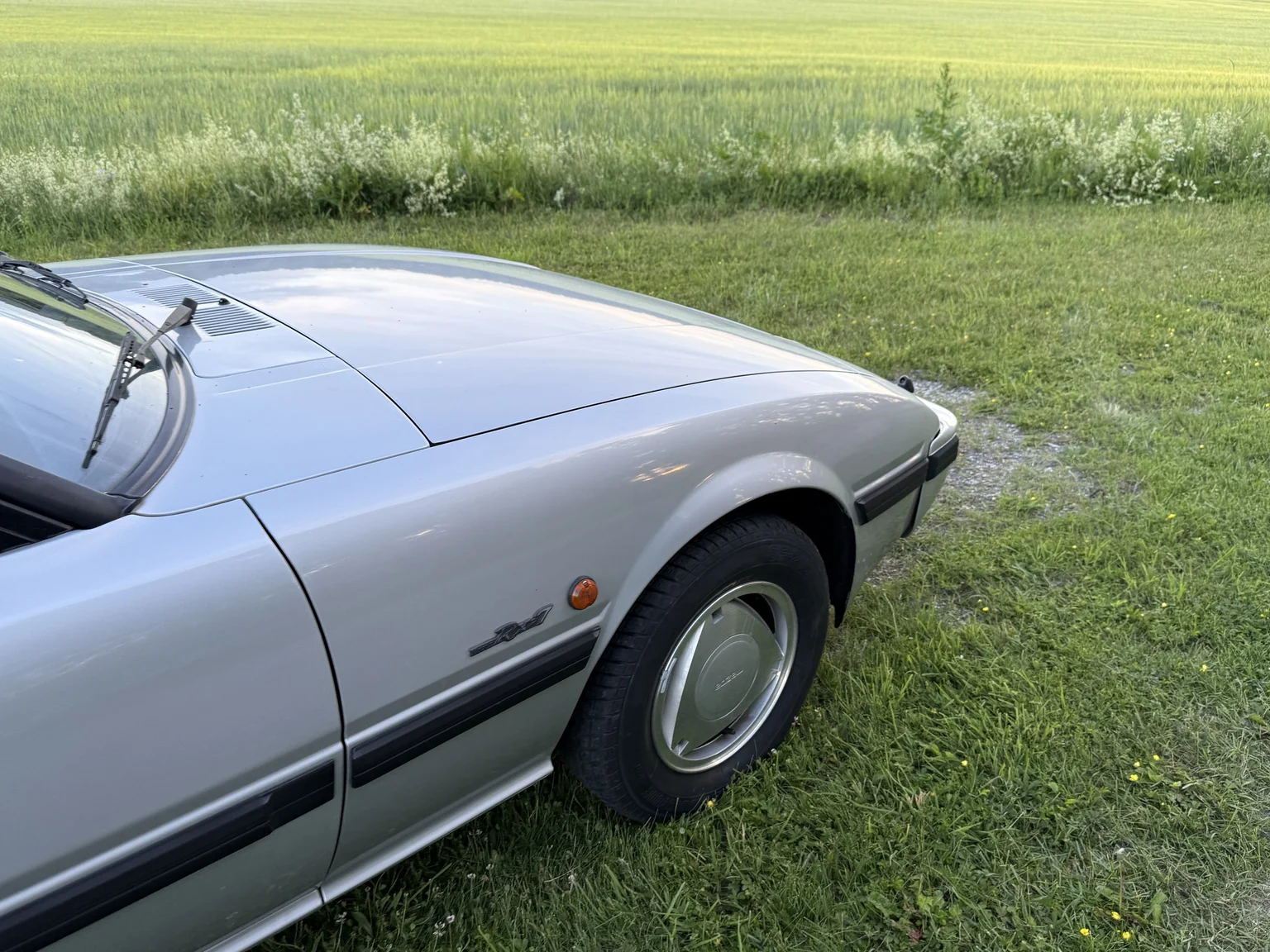 Exteriörbild på 1983 Mazda RX-7 (35)
