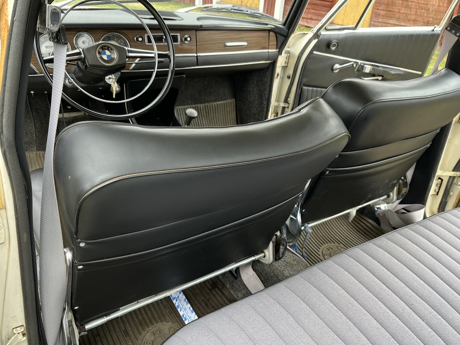 Interior image of 1965 BMW 1800