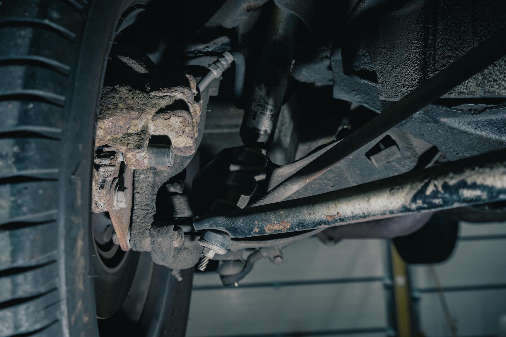 Image of 1972 Plymouth Duster 360 mechanics (39)