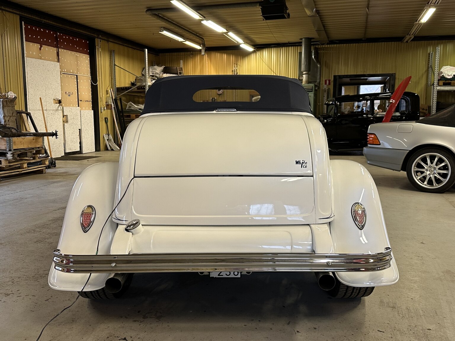 Exterior image of 1932 Custom Ford Rod White Ice