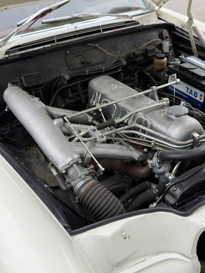 Image of 1963 Mercedes-Benz 220 SE mechanics