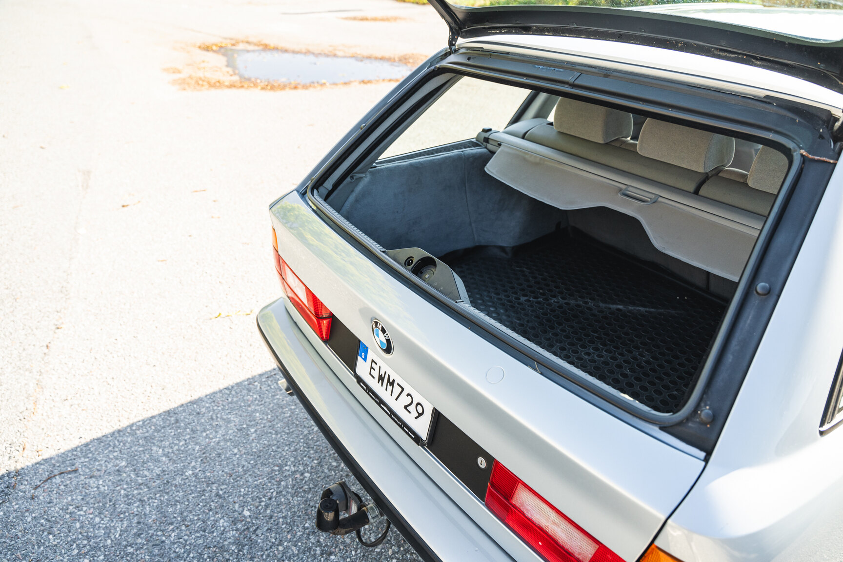 Interior image of 1994 BMW 520i E34