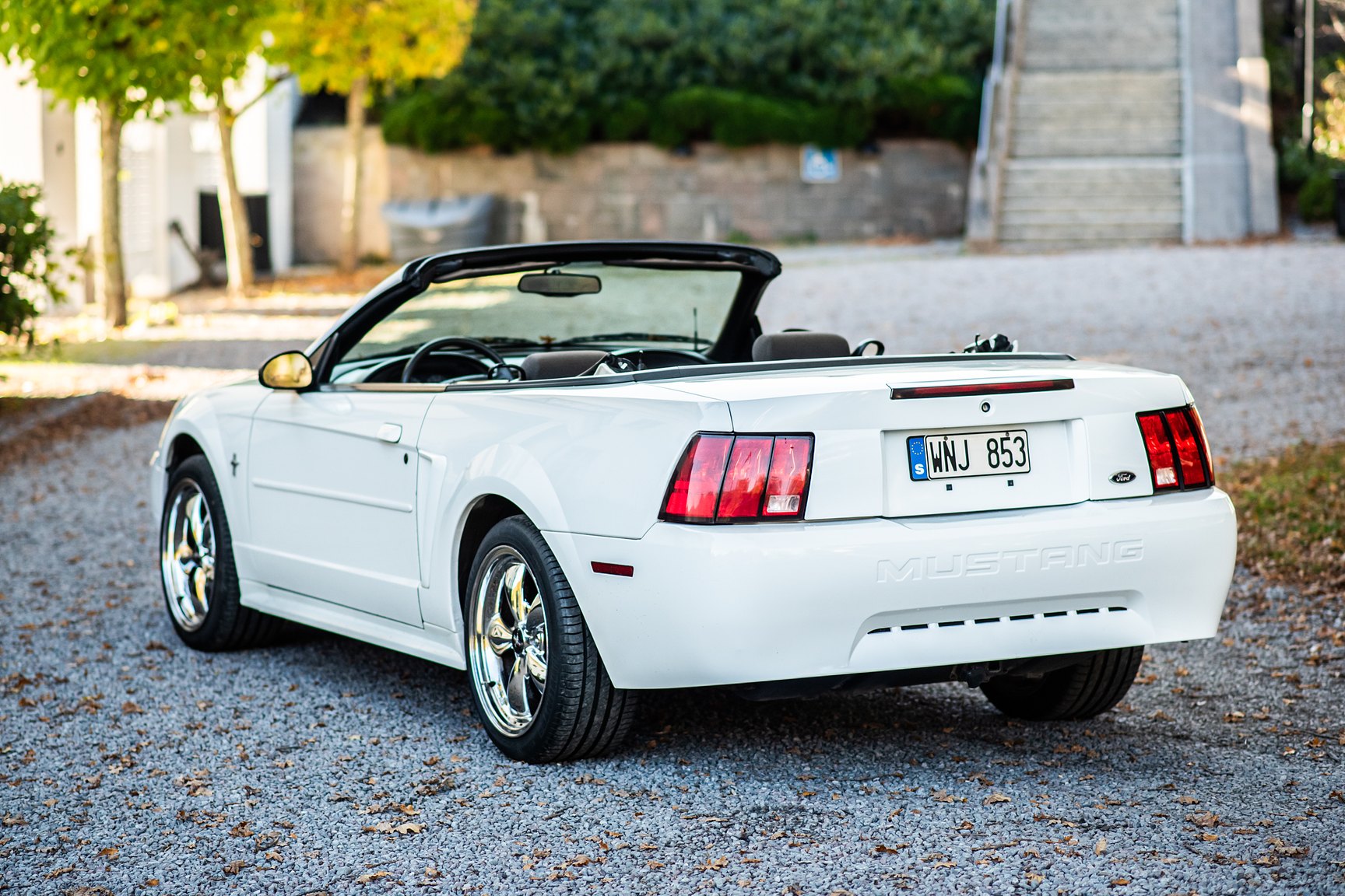Exteriörbild på 2000 Ford Mustang Convertible 3.8 V6 Automat