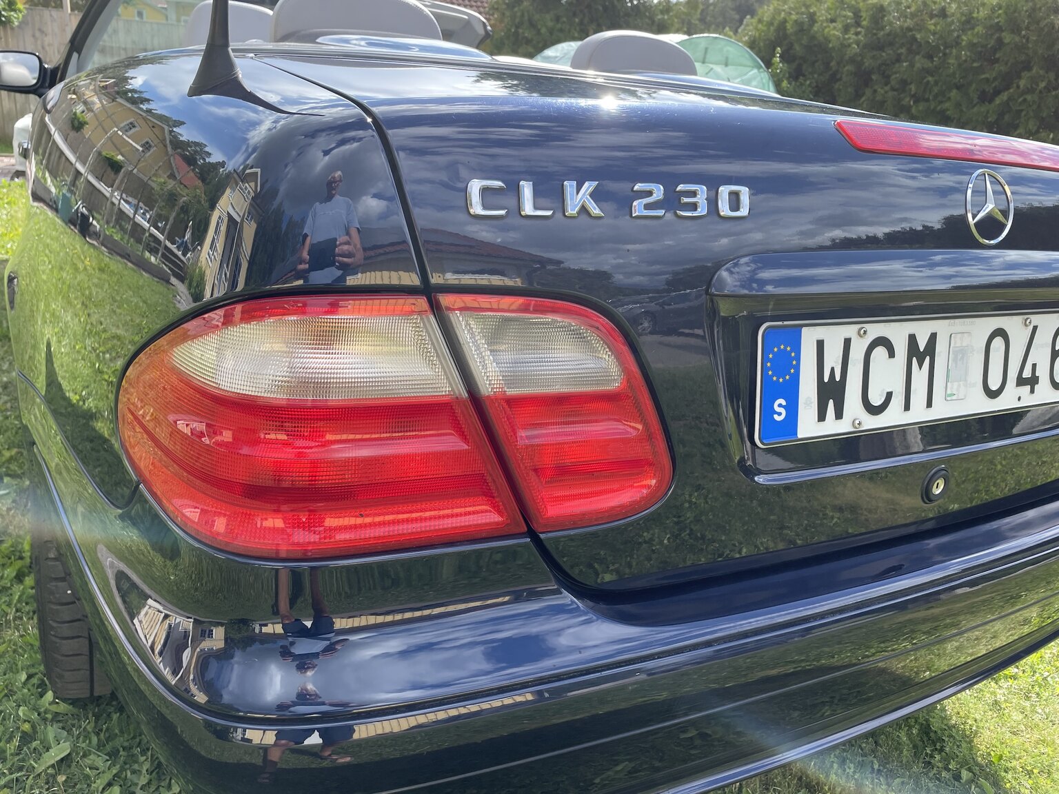 Exterior image of 2001 Mercedes-Benz CLK 230 Kompressor
