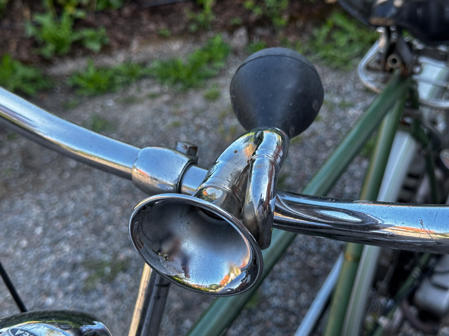 Exteriörbild på 1951 Fux med påhängsmotor