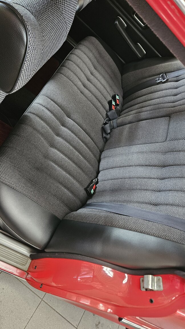 Innenraumfoto von 1975 Mercedes-Benz 200