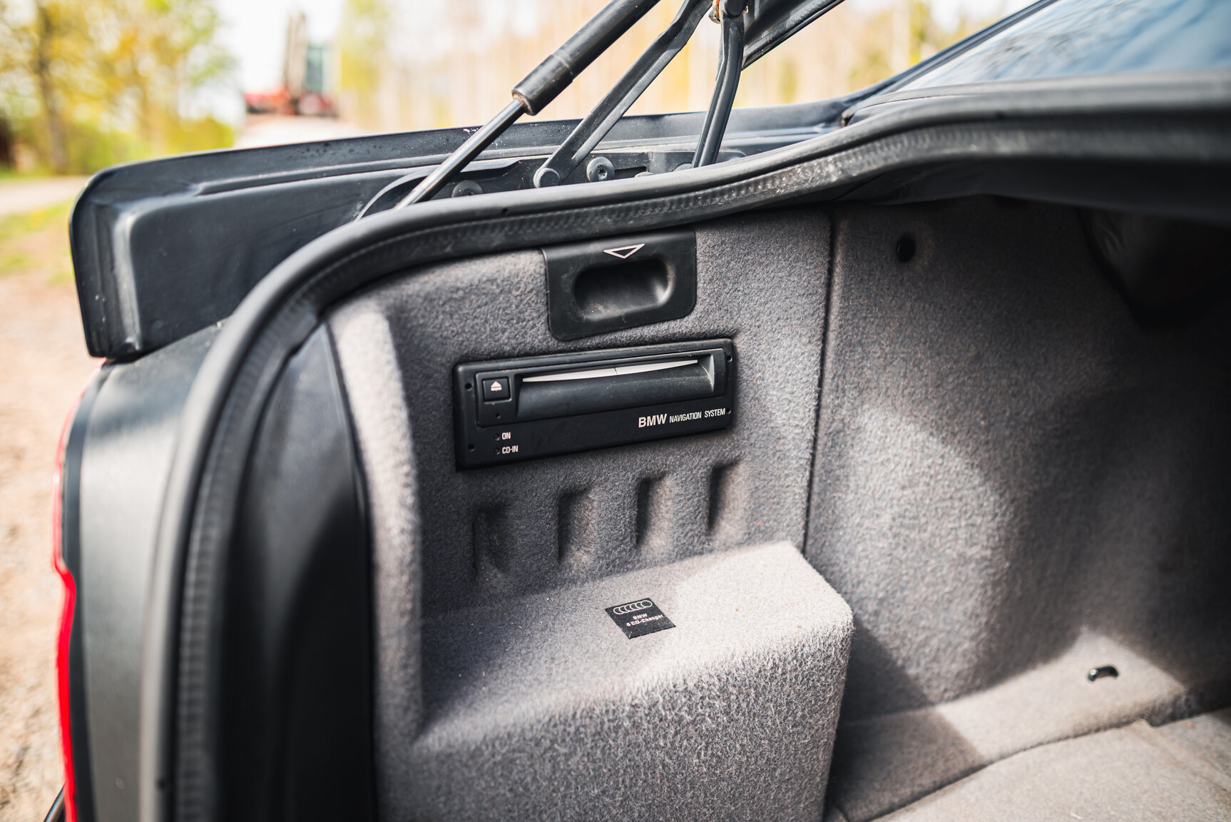 Interior image of 2000 BMW M5 E39