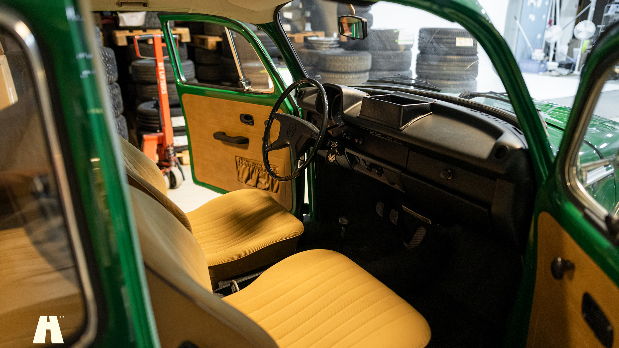 Innenraumfoto von 1973 Volkswagen Beetle 1303 S