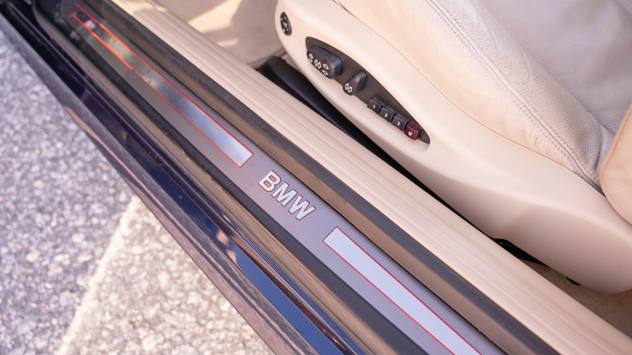 Interior image of 2008 BMW 635d  (14)