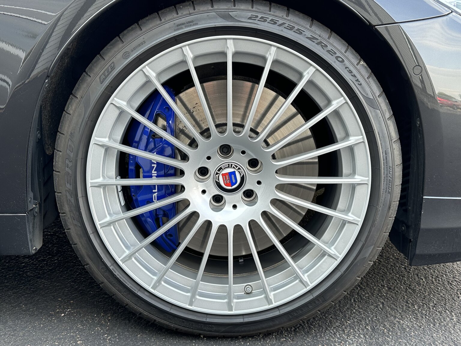 Exterior image of 2019 ALPINA B5 S Bi-Turbo Sedan ALLRAD